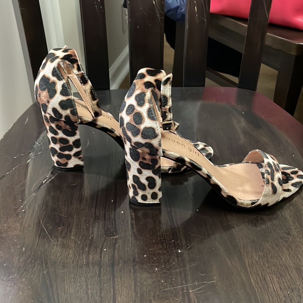 Madden Girl Leopard print size 7 Ankle Strap chunky heel